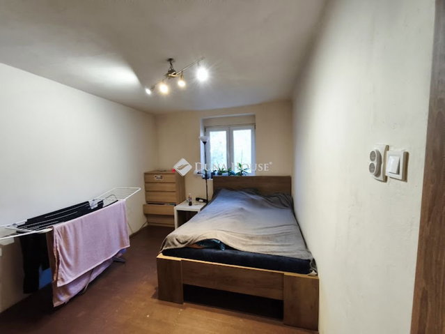 Eladó ikerház, Pécsett, Csákány utcában 37 M Ft, 2 szobás
