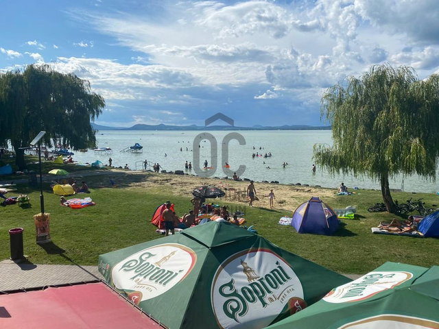 Eladó üzlethelyiség, Balatonlelleén 99 M Ft
