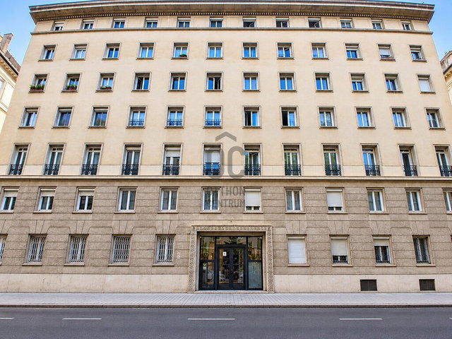 Eladó téglalakás, Budapesten, V. kerületben 115 M Ft, 2 szobás