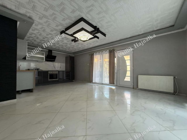 Eladó családi ház, Szolnokon 42.9 M Ft, 2 szobás
