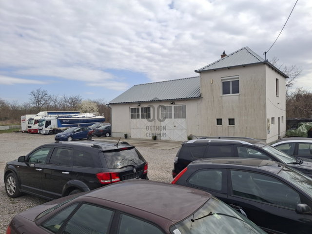 Eladó ipari ingatlan, Pécsett 119 M Ft / költözzbe.hu