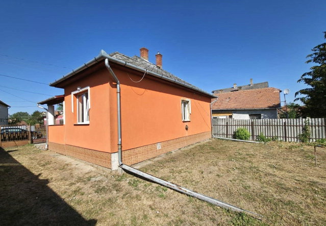 Eladó családi ház, Mezőcsáton 15.9 M Ft, 2 szobás