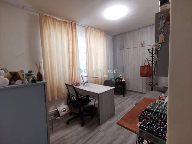 Eladó családi ház, Lengyeltótiban 94.64 M Ft, 7 szobás