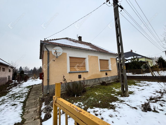 Eladó családi ház, Zalaszentgróton 28.5 M Ft, 3 szobás