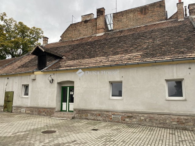 Eladó iroda, Sopronban 47.22 M Ft, 8 szobás / költözzbe.hu