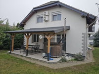Eladó családi ház, Szigetszentmiklóson 139.99 M Ft, 6 szobás