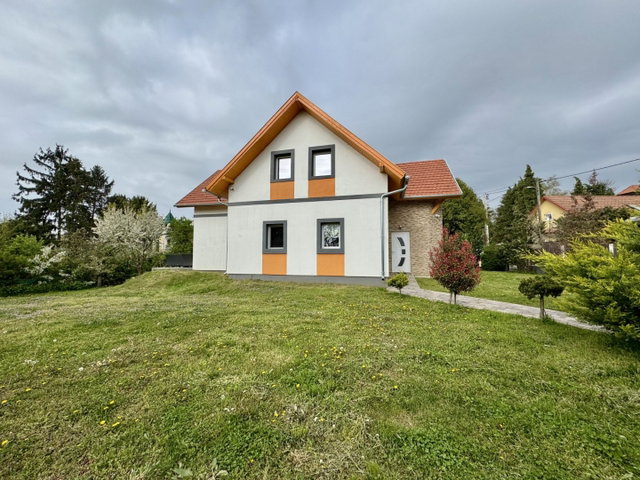 Eladó családi ház, Gyenesdiáson 154.9 M Ft, 6 szobás
