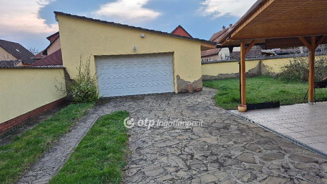 Eladó családi ház, Kozármislenyen 129 M Ft, 5 szobás