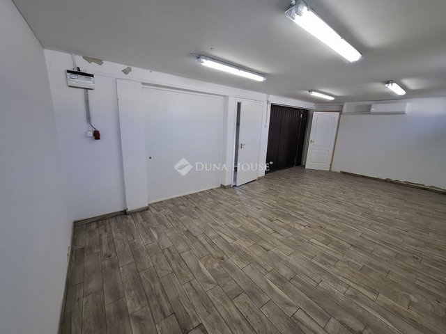 Kiadó iroda, Kiskunfélegyházán 80 E Ft / hó