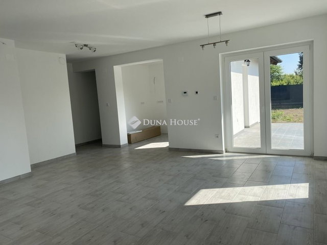 Eladó családi ház, Üllőn 112 M Ft, 4 szobás