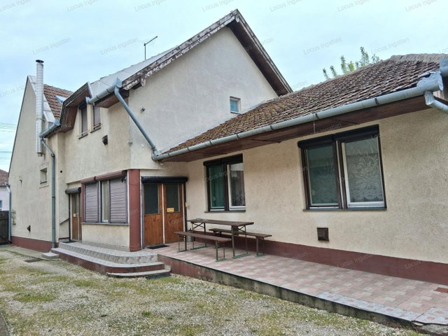 Eladó családi ház, Törökszentmiklóson 41.9 M Ft