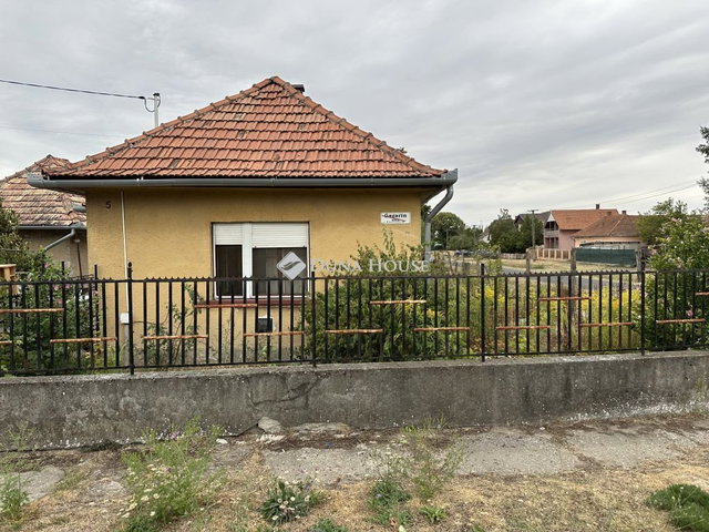 Eladó családi ház, Örkényen 24 M Ft, 3 szobás