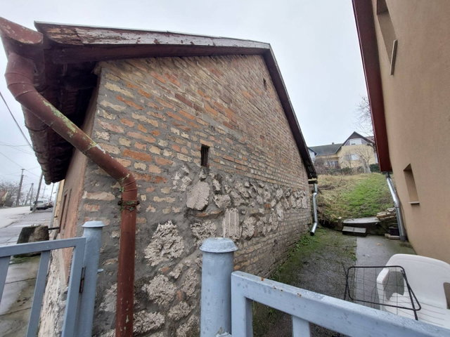 Eladó családi ház, Dorogon 19.9 M Ft, 1 szobás