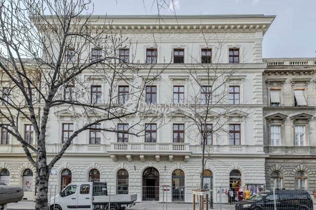 Eladó téglalakás, Budapesten, VI. kerületben 650 M Ft, 3 szobás