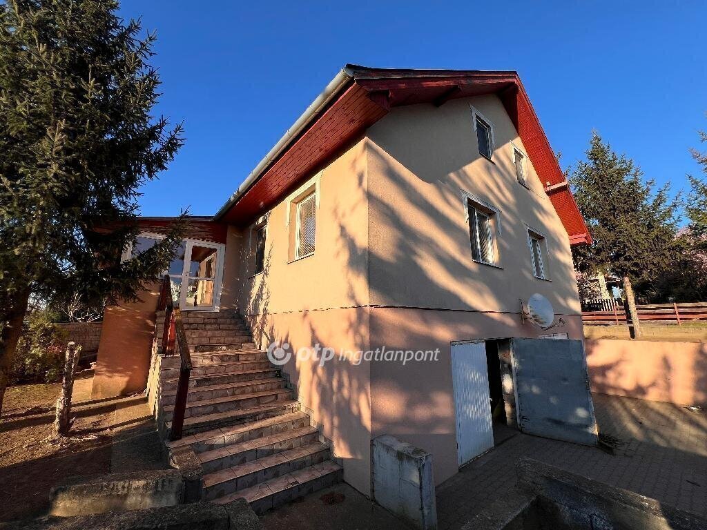 6 bed · 260m² · 79.000.000 ft
