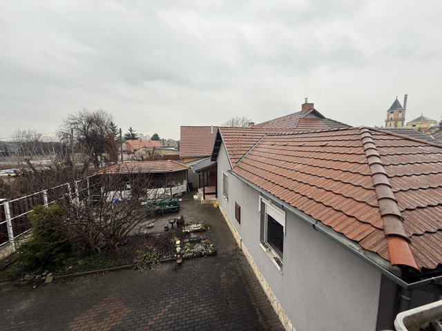 Eladó családi ház, Dorogon 100 M Ft, 6 szobás