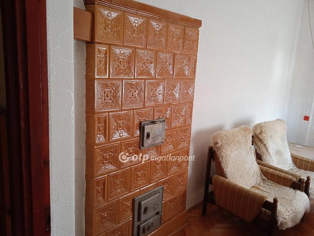 Eladó családi ház, Karácsondon 38 M Ft, 4 szobás