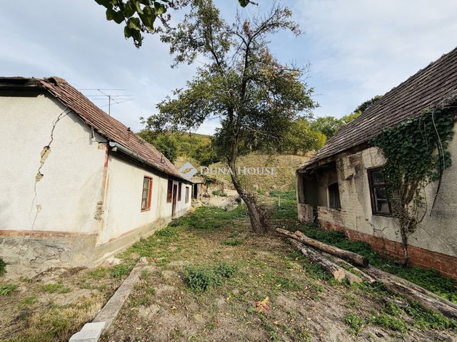 Eladó családi ház, Esztergomban, Hunyadi János utcában 23 M Ft