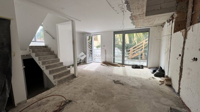 Eladó családi ház, Szentendrén 220 M Ft, 4 szobás