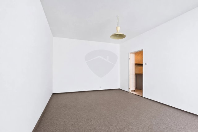 Eladó téglalakás, Tatabányán 29.5 M Ft, 1+1 szobás