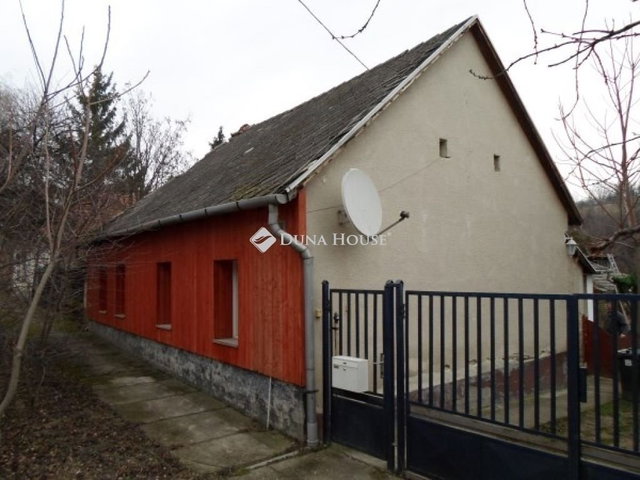 Eladó családi ház, Balatonkenesén 59.5 M Ft, 3 szobás