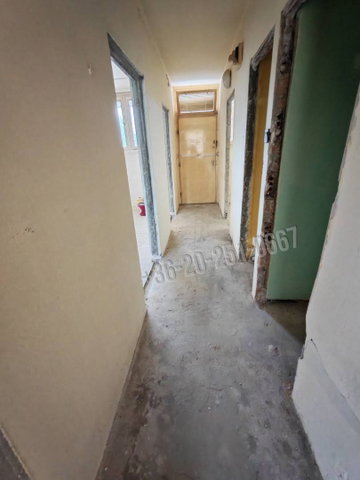 Eladó téglalakás, Mohácson 27 M Ft, 3 szobás