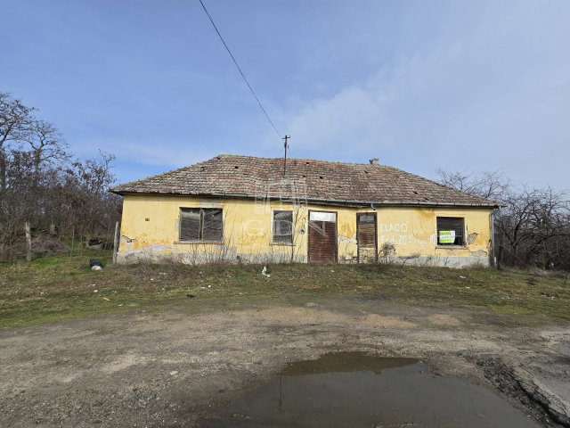 Eladó mezogazdasagi ingatlan, Baján 7.5 M Ft, 2 szobás
