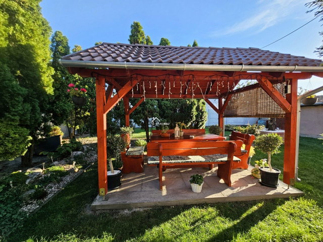 Eladó családi ház, Mosonmagyaróváron 89.9 M Ft, 2 szobás