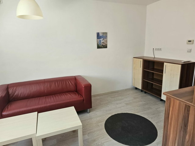 Kiadó téglalakás, albérlet, Pécsett 160 E Ft / hó, 1 szobás
