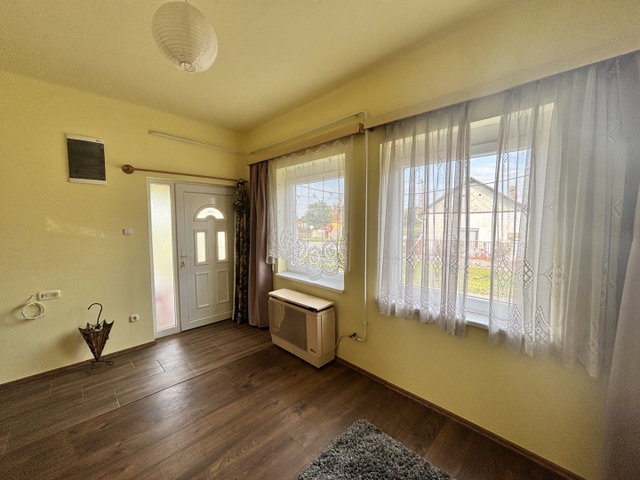 Eladó családi ház, Tetétlenen 24.99 M Ft, 2+1 szobás