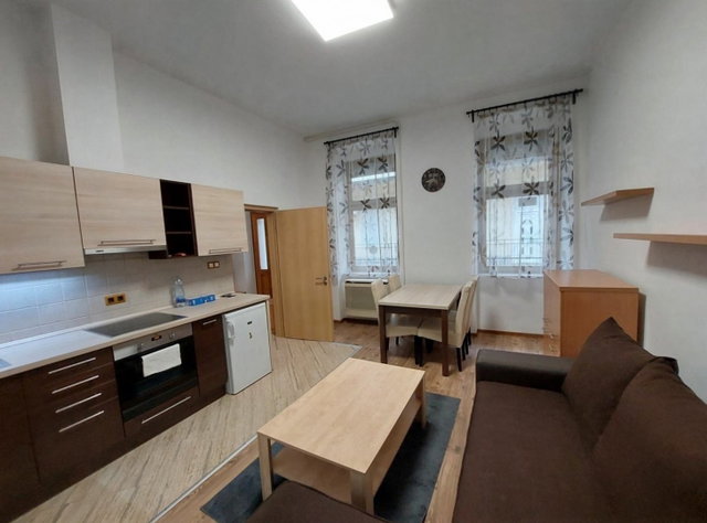 Kiadó téglalakás, albérlet, VII. kerületben, Hársfa utcában