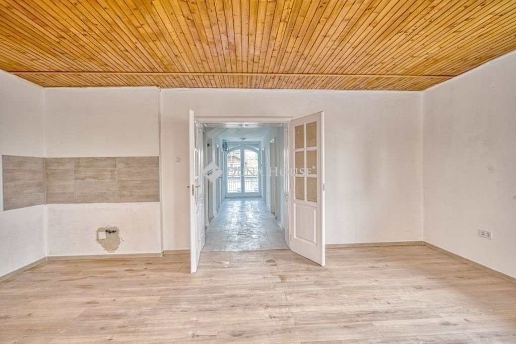 6 hálószoba · 305 m² · 170.000.000 Ft