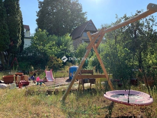 Eladó családi ház, Pécelen 65 M Ft, 4 szobás