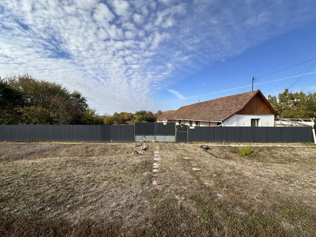 Eladó családi ház, Köröstarcsán 6.5 M Ft, 1 szobás