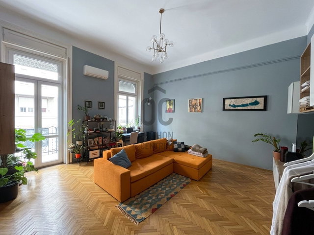 Eladó téglalakás, Budapesten, II. kerületben, Margit körúton