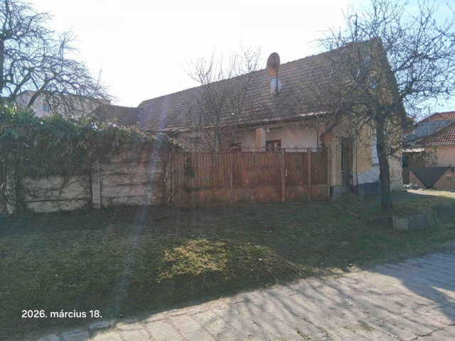 Eladó családi ház, Bagon, Attila utcában 20.45 M Ft, 2 szobás