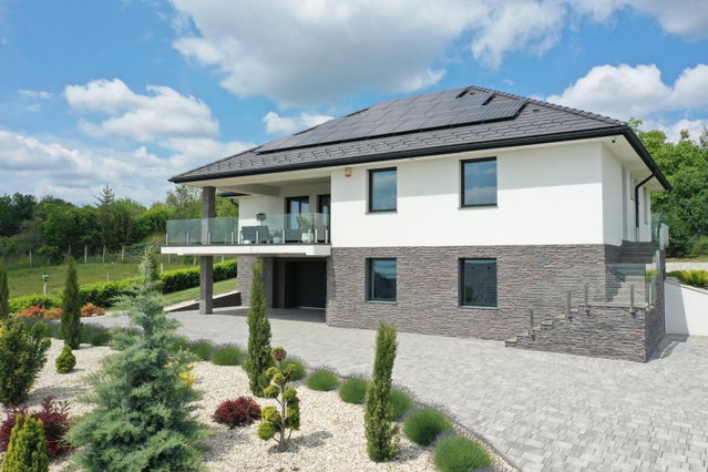 Eladó családi ház, Balatonalmádiban, Tűzmadár utcában 560 M Ft