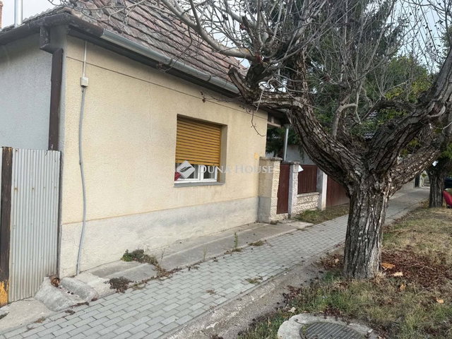Eladó családi ház, Bicskén, Táncsics Mihály utcában 54.9 M Ft