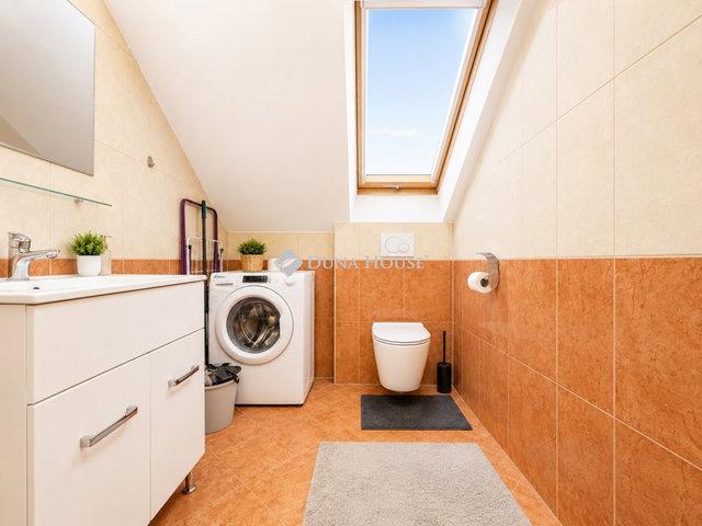 Eladó téglalakás, Budapesten, VII. kerületben 87.5 M Ft