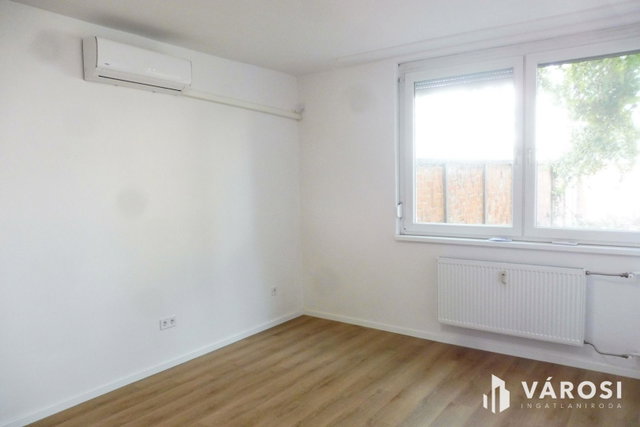 Kiadó téglalakás, albérlet, Szegeden 200 E Ft / hó, 1+1 szobás