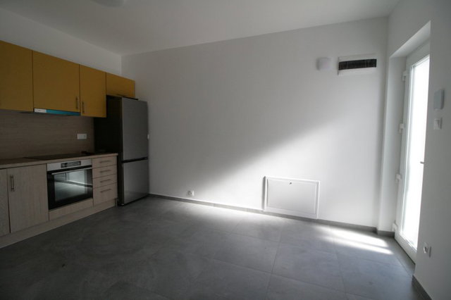 Kiadó ikerház, albérlet, Budapesten, XVIII. kerületben, 2 szobás