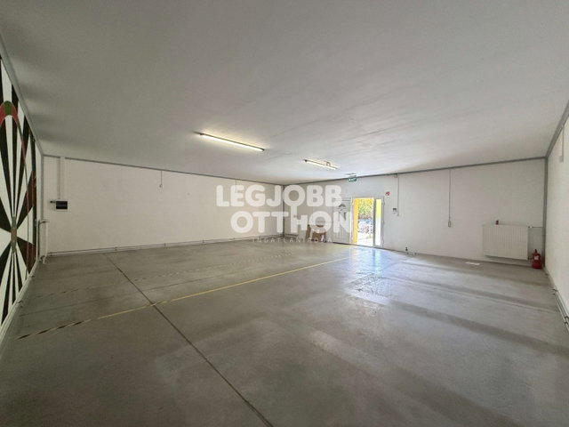 Kiadó ipari ingatlan, Cegléden 140 E Ft / hó, 1 szobás