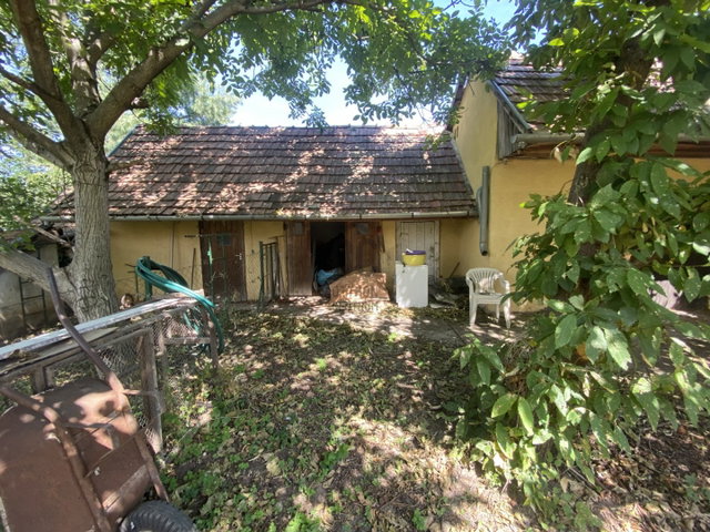 Eladó családi ház, Vecsésen 92 M Ft, 4 szobás
