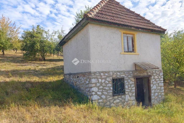 Eladó nyaraló, Miskolcon, Csajkovszkij utcában 8.99 M Ft
