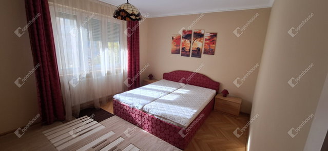 Eladó téglalakás, Szegeden 67 M Ft, 3 szobás