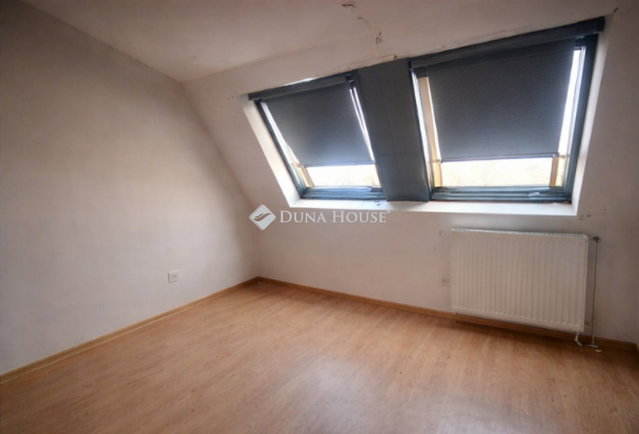 Eladó téglalakás, Budapesten, X. kerületben 100 M Ft, 5 szobás
