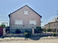 Eladó családi ház, Dabason 96 M Ft, 4 szobás