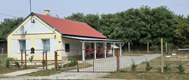 Eladó családi ház, Csányoszrón 49.9 M Ft, 4 szobás