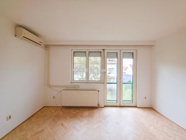 Eladó téglalakás, Budapesten, XIII. kerületben 65 M Ft, 1 szobás