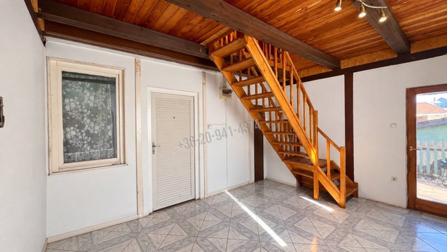Eladó családi ház, Dunaharasztin 75 M Ft, 6 szobás